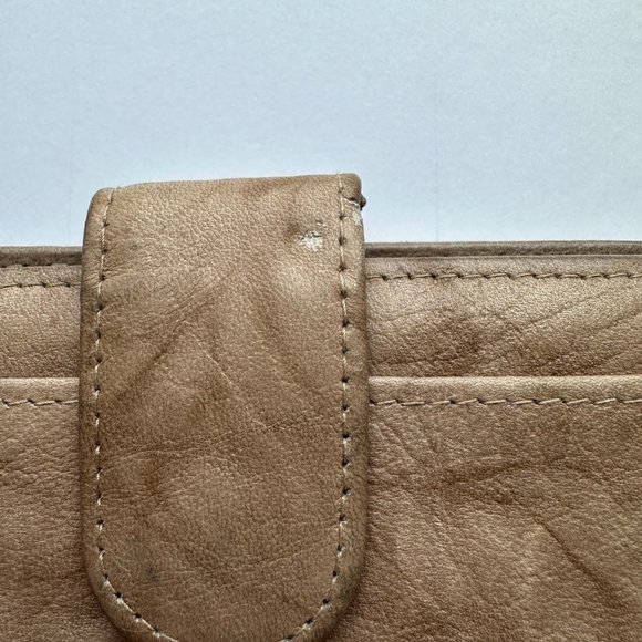 Buxton Wallet with Keychain - Picture 4 of 7